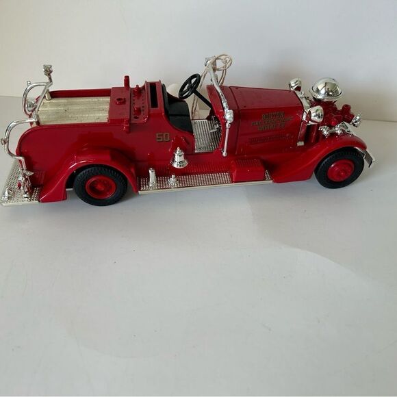 Vintage Corgi Ahrens Fox Boston Pumper Diecast Fire truck - Picture 8 of 11